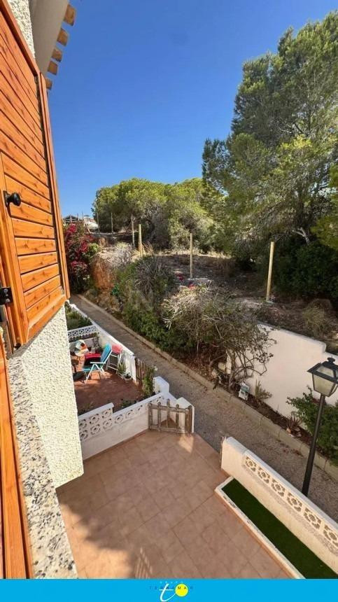 FANTASTICO CHALET ADOSADO RODEADO DE TODOS LOS SERVICIOS, ID - foto 2