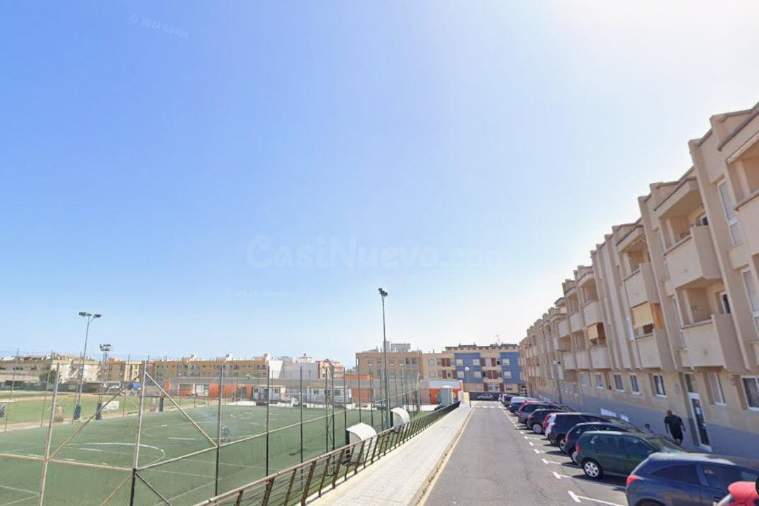 Los Abrigos Piso 3 habitaciones, 2 baños con garaje y trastero.-- venta 800€ mes-  50000e entrada