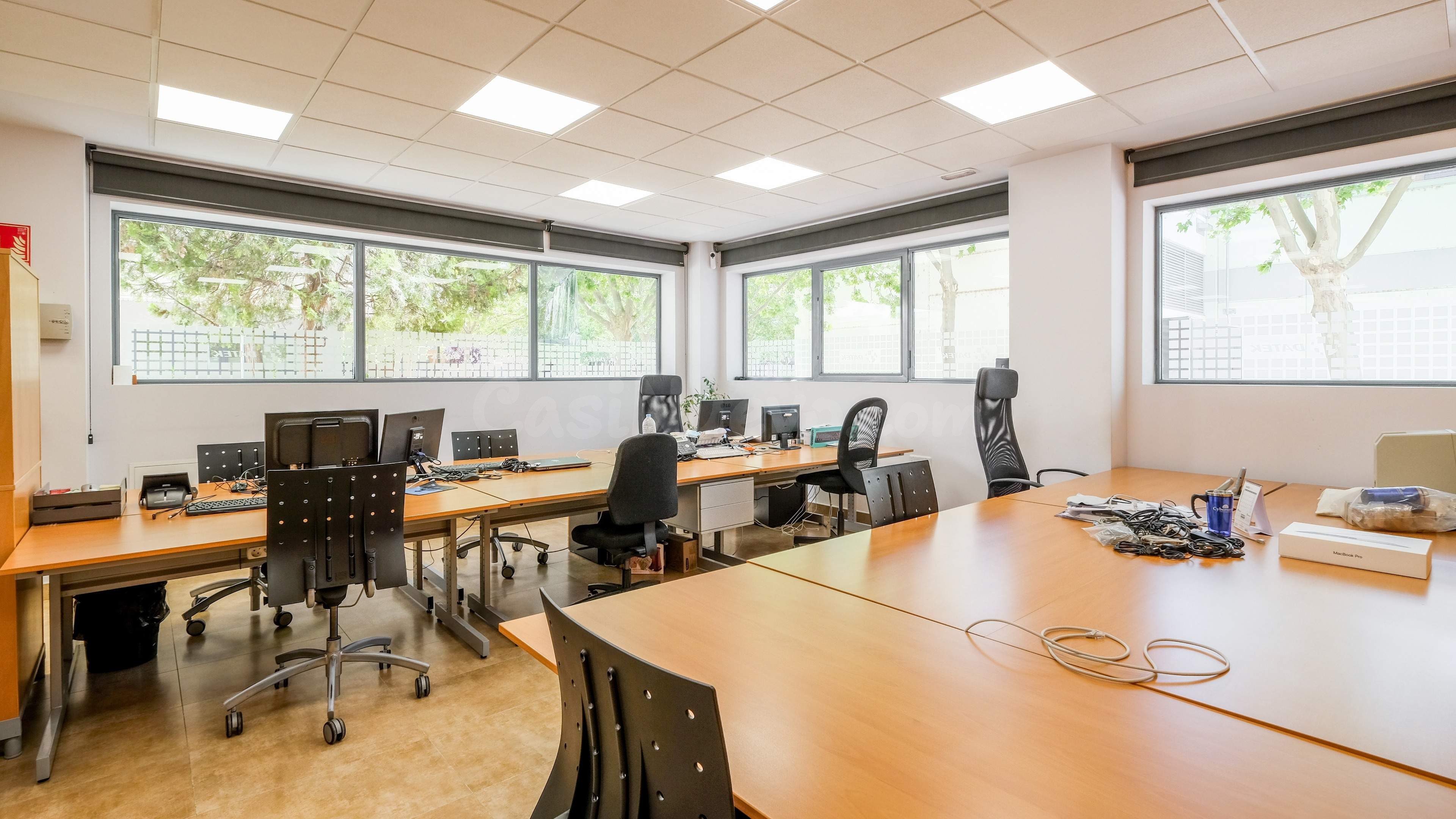Oficina 200m² en venta - La Jota