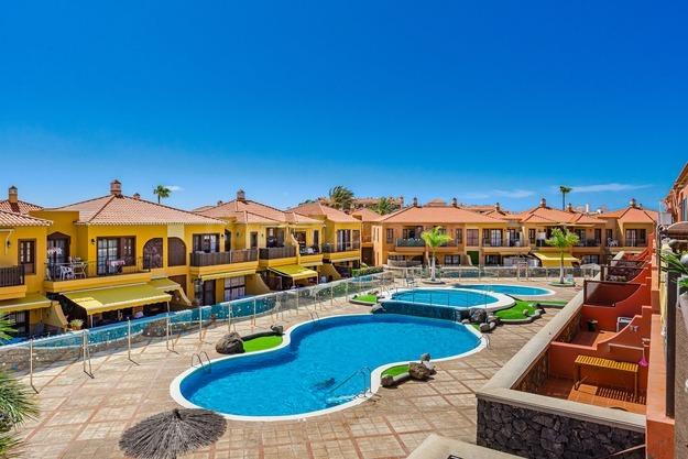 COSTA ARONA. TENERIFE Piso de 2 habitaciones con garaje y te