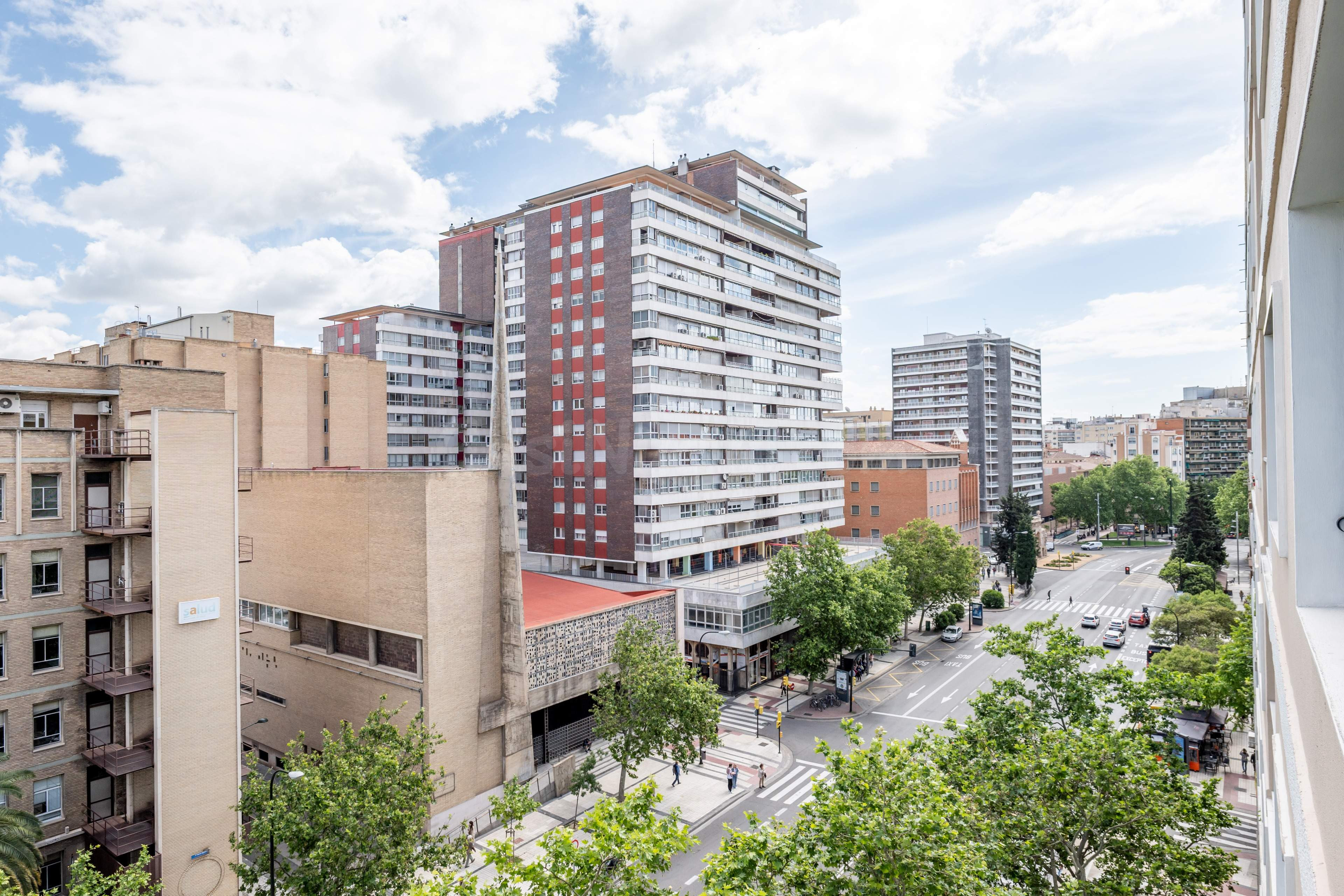 Piso en venta en Paseo María Agustín con infinitas posibilid - foto 3