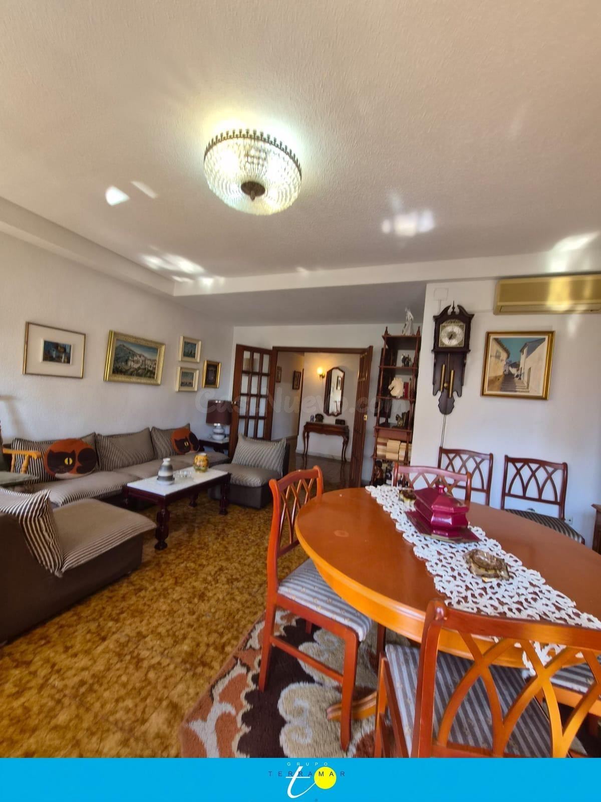 MAGNIFICA VIVIENDA EN EL CENTRO DE TORREVIEJA, IDEAL PARA VIVIR TODO EL AÑO