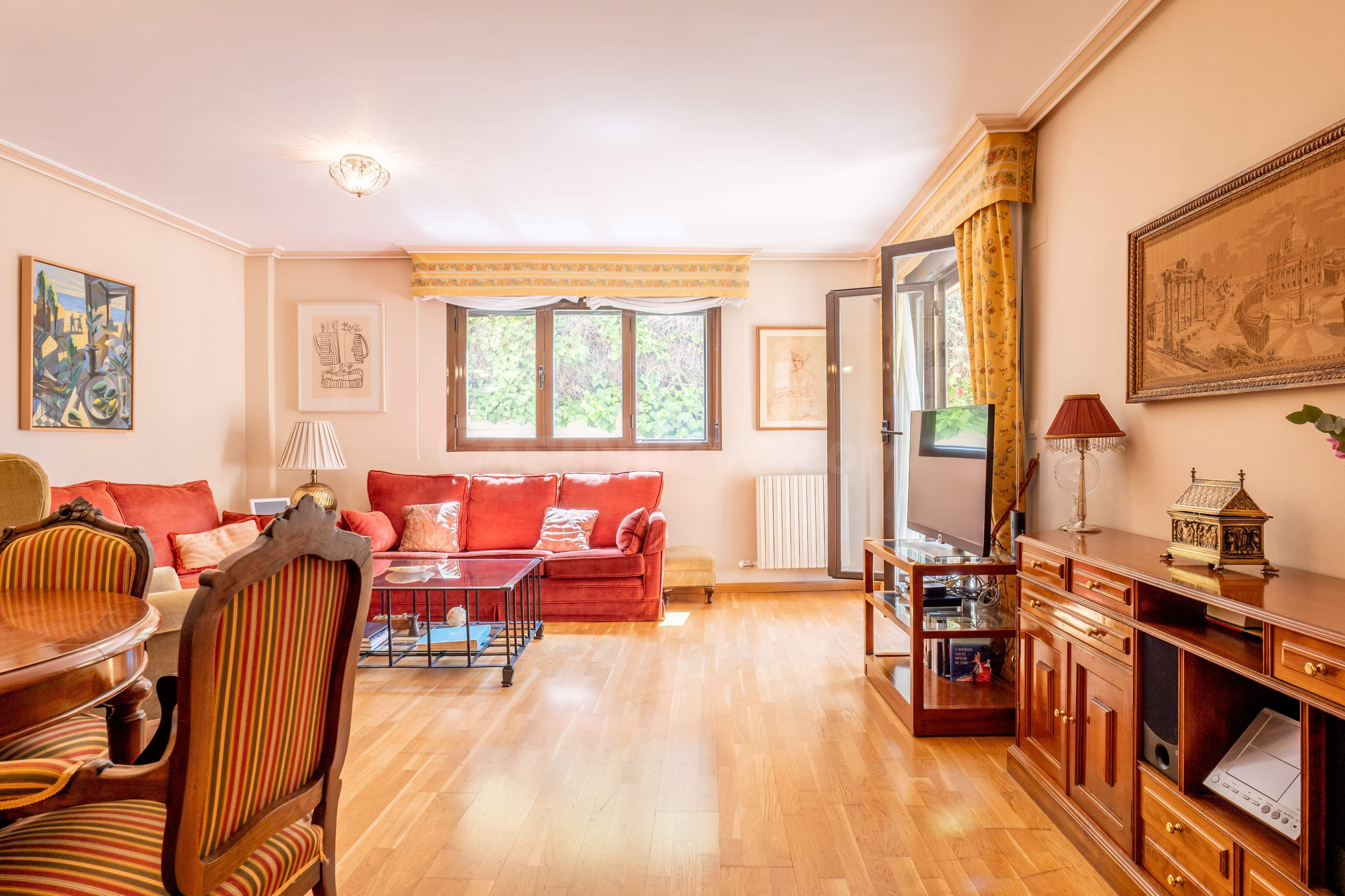 La joya del Palacete: Un dúplex de ensueño con jardín privad - foto 5