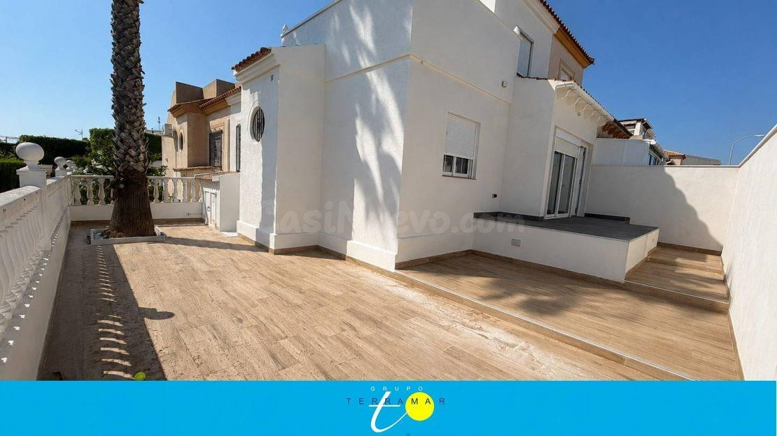 FABULOSO ADOSADO CON PISCINA COMUNITARIA, IDEAL PARA SUS DIAS DE DESCANSO