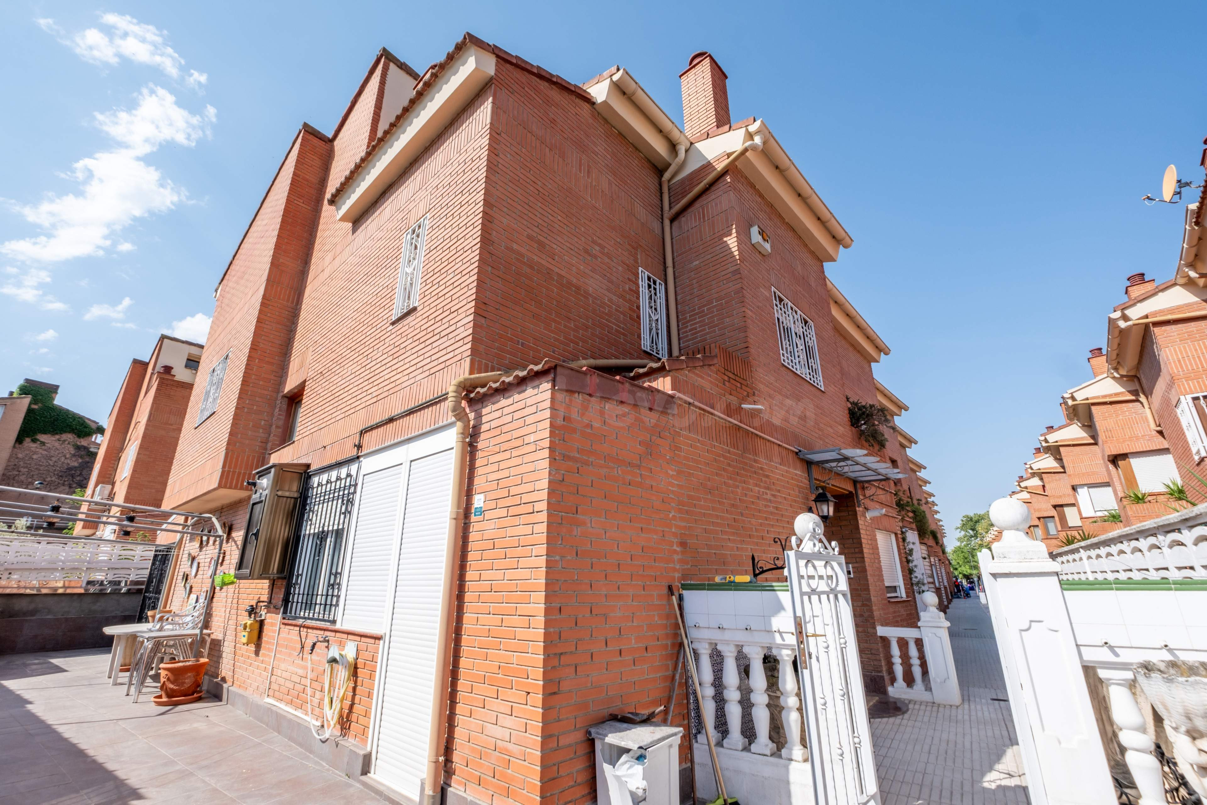 Adosado en venta en Ruiseñores, Urbanización Las Adelfas - foto 3