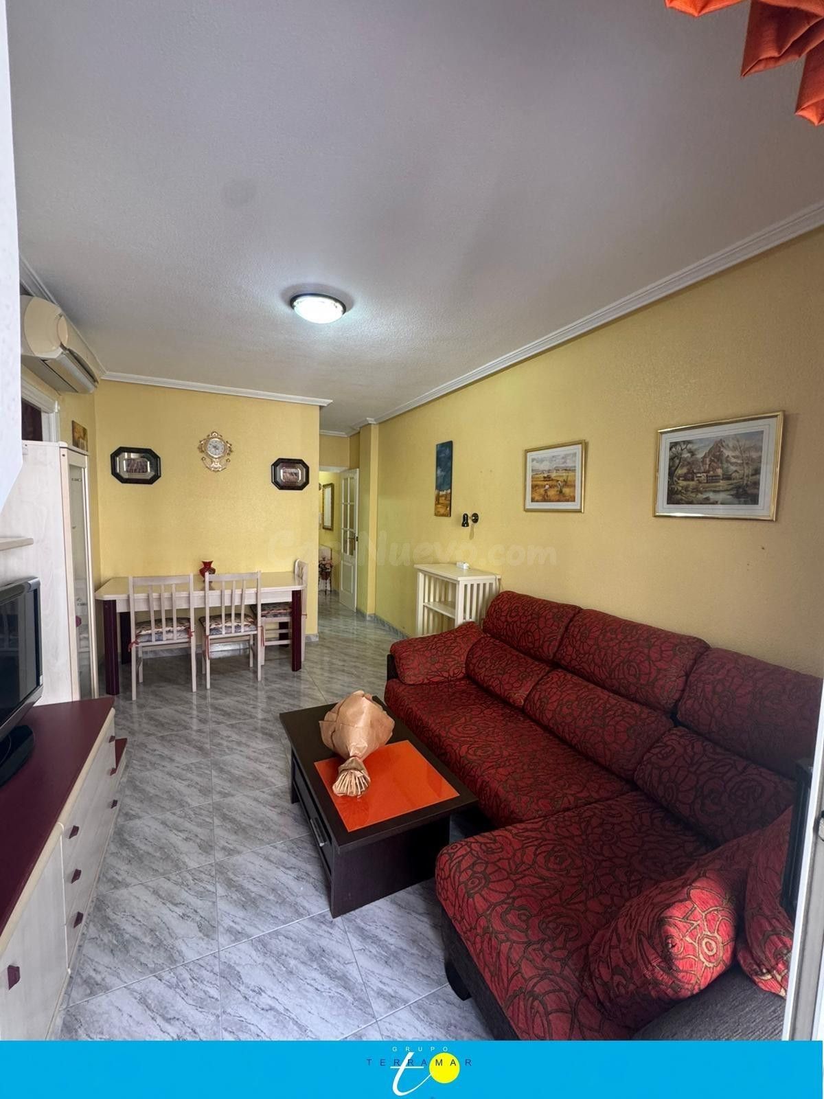 ESTUPENDO APARTAMENTO EN EL CENTRO DE TORREVIEJA, RODEADO DE TODOS LOS SERVICIOS