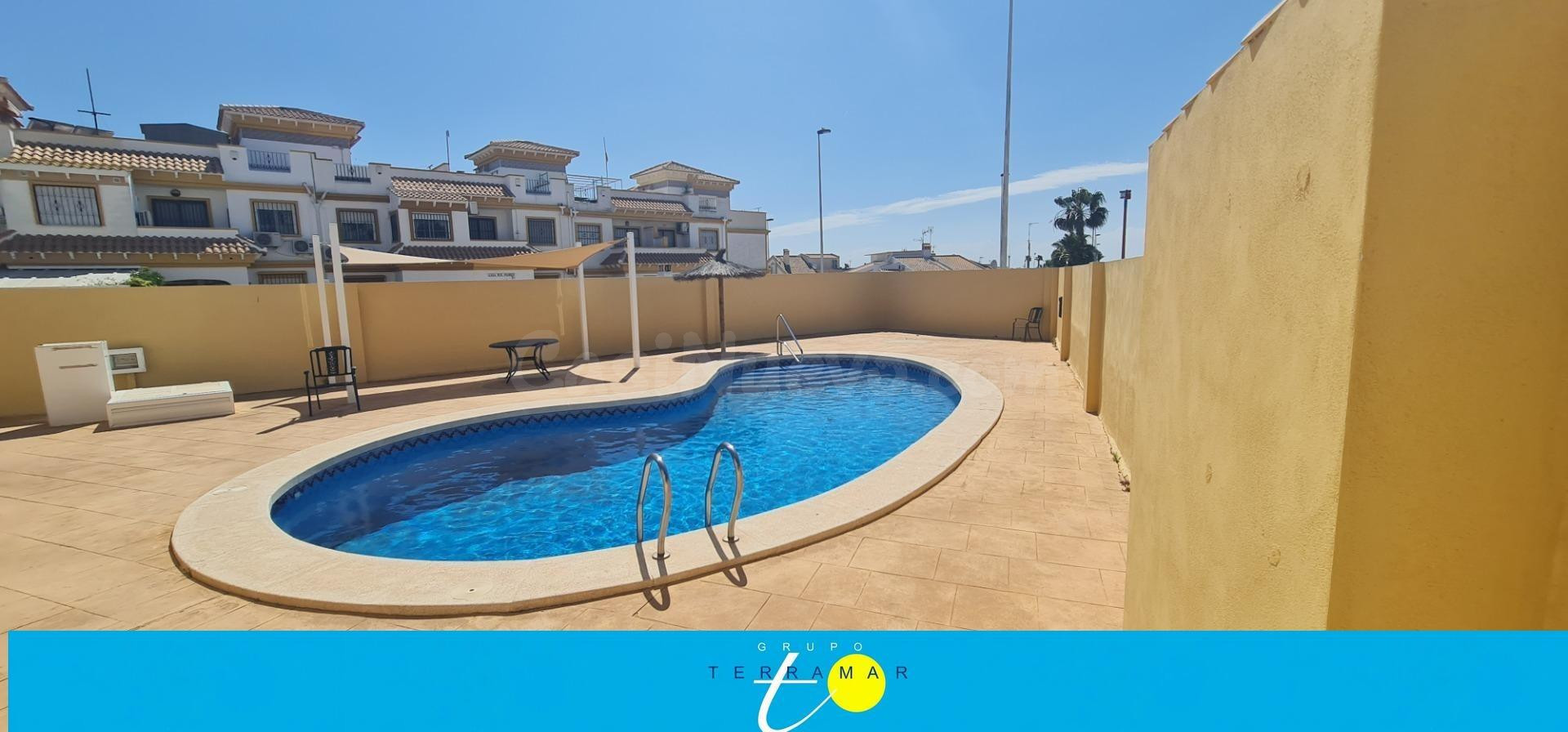 ESTUPENDO BUNGALOW EN PLANTA ALTA CON PISCINA COMUNITARIA