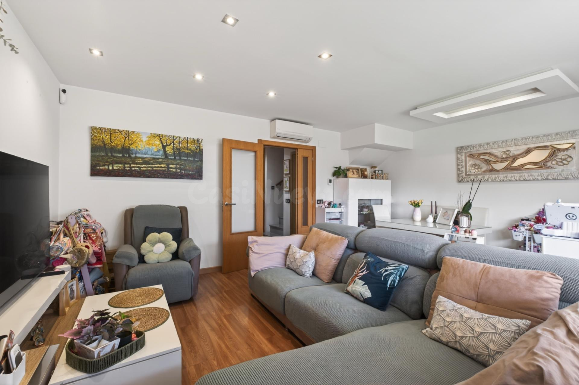 Acogedor dúplex en Soliva, hogar con alma y mucha luz - foto 4