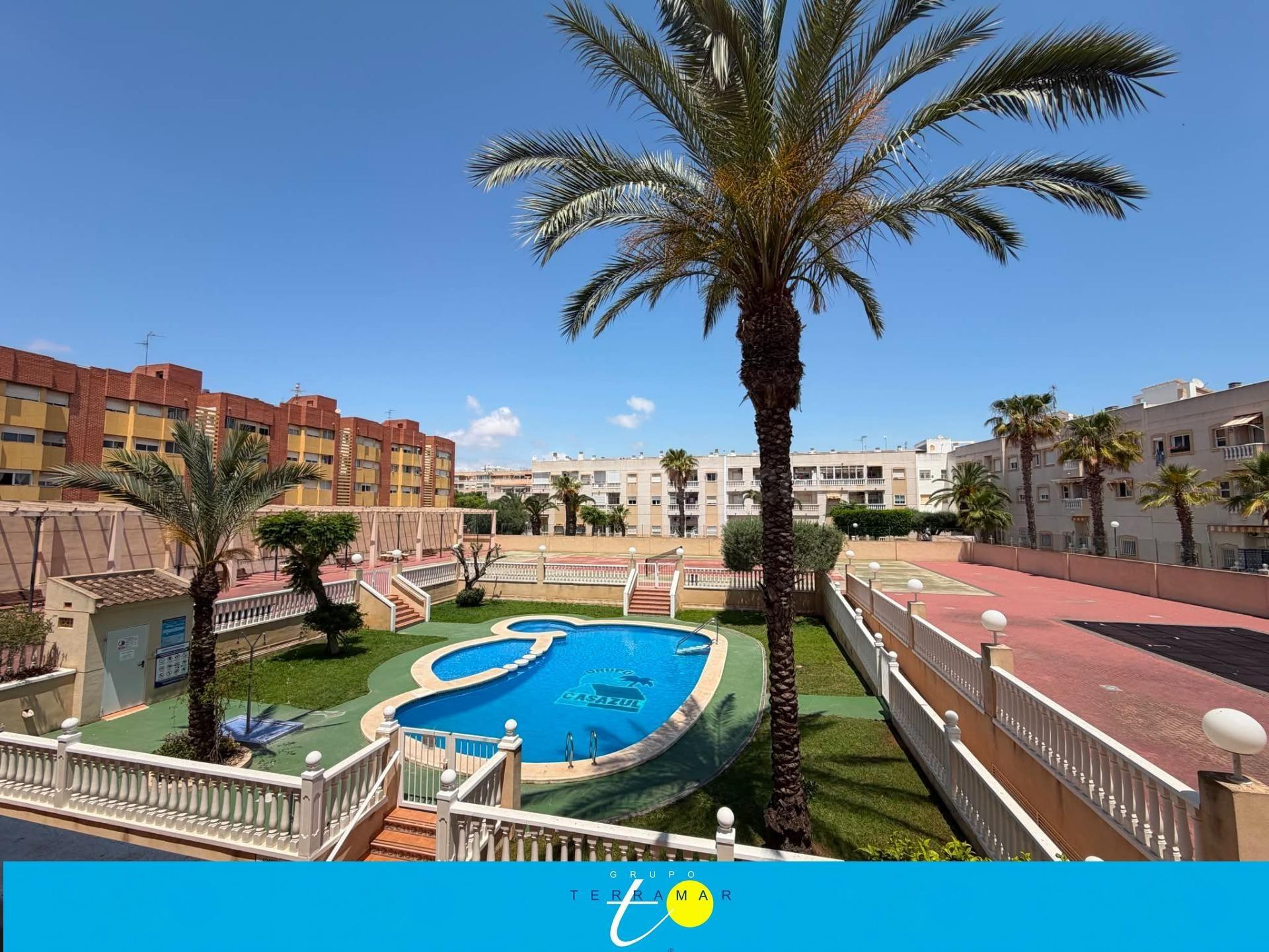 FABULOSO APARTAMENTO CON PISCINA COMUNITARIA, IDONEO COMO VA