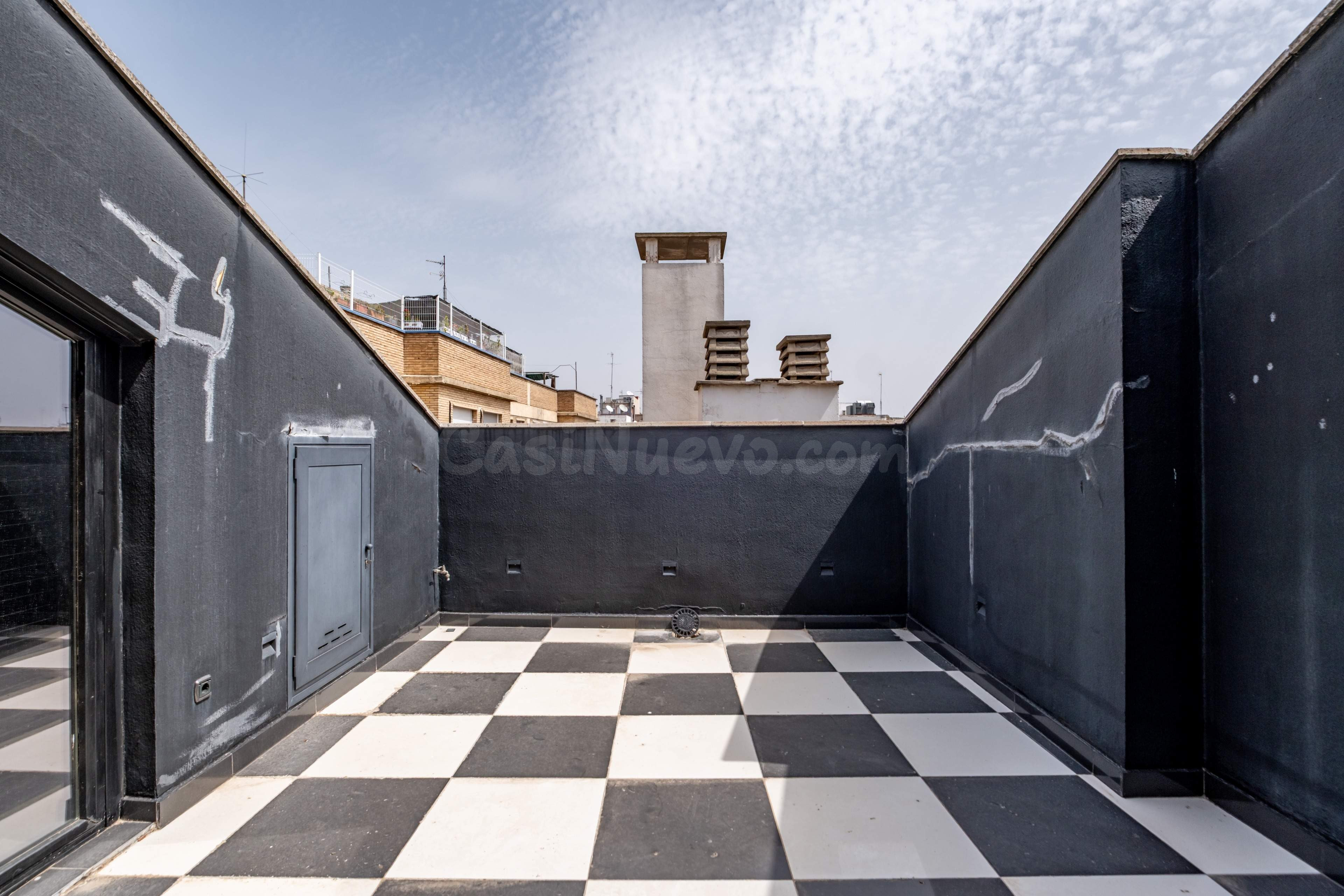 Vive en una obra de arte: Ático dúplex con 2 terrazas en cal