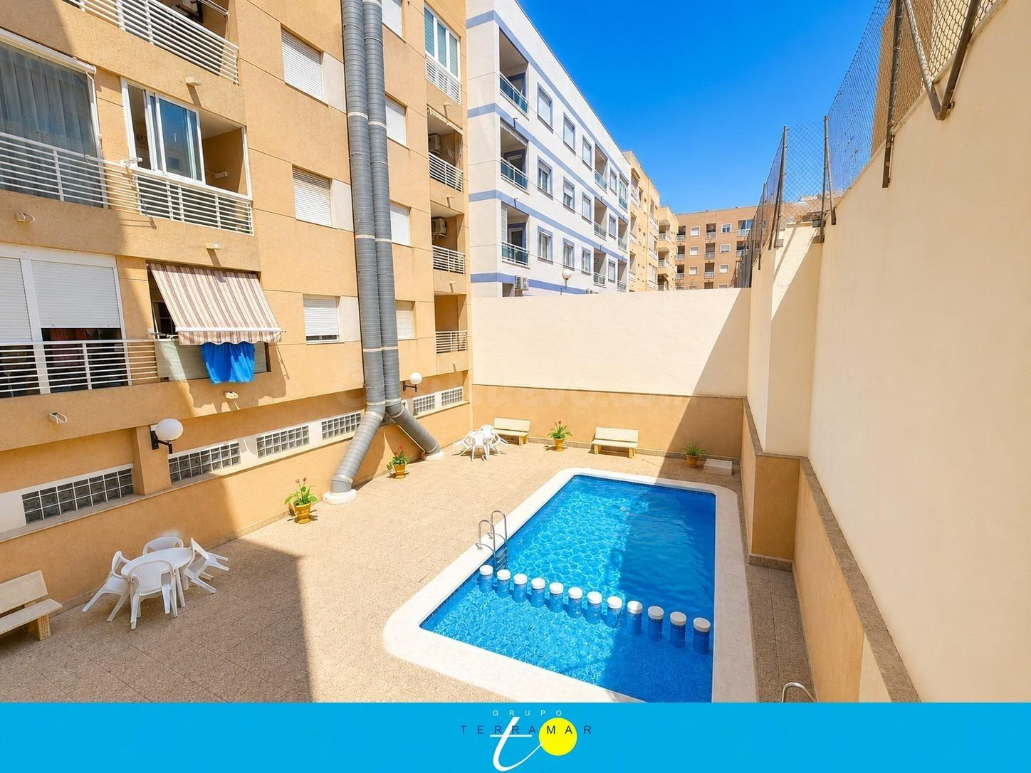 ESTUPENDO APARTAMENTO CON PISCINA COMUNITARIA, IDEAL PARA VI