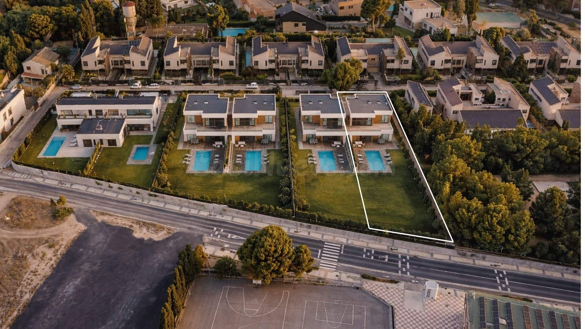 Parcela con proyecto en Urbanización La Fontana: Diseña tu h - foto 4