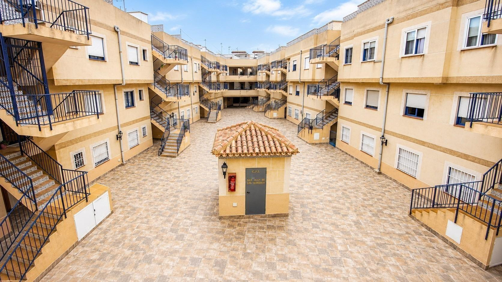 MAGNIFICO APARTAMENTO IDEAL PARA VIVIR TODO EL AÑO, RODEADO 