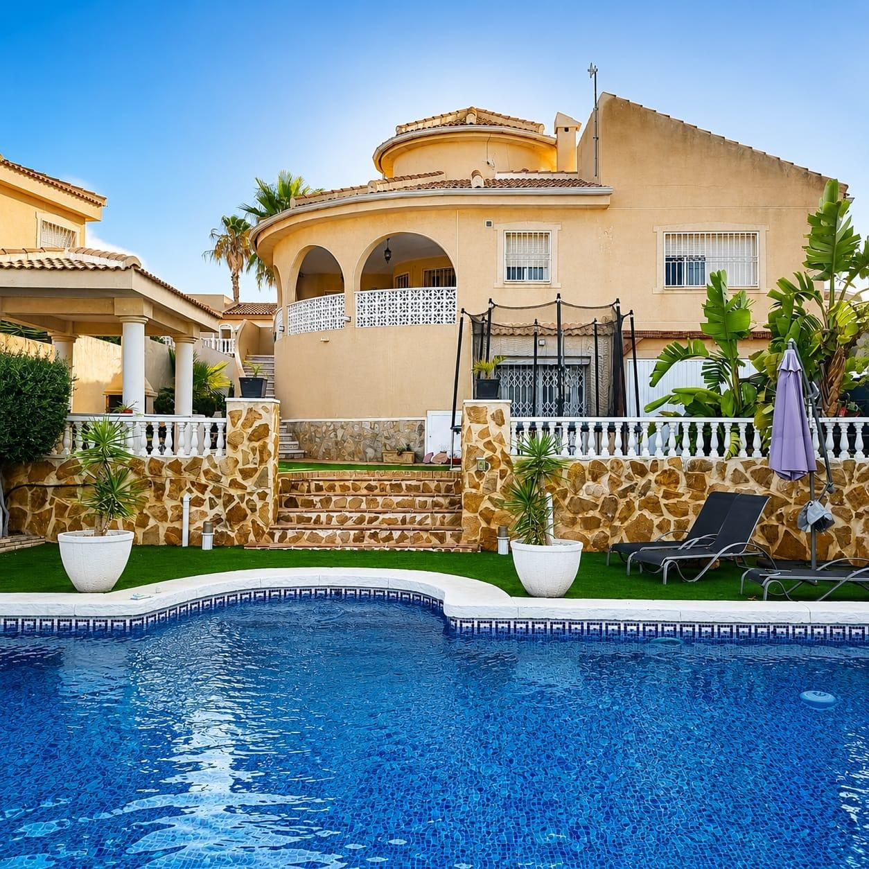 MARAVILLOSA VILLA CON PISCINA PROPIA Y RODEADA DE NATURALEZA