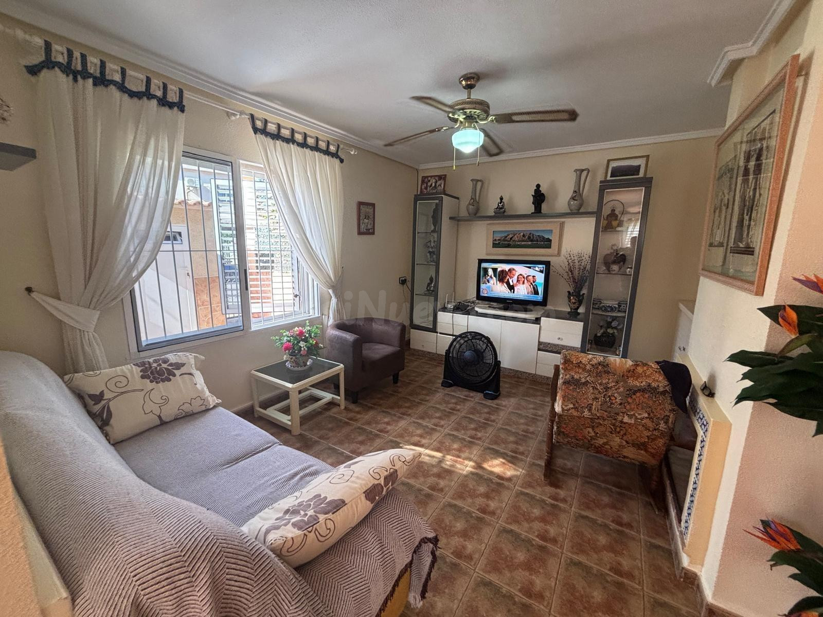 FANTASTICO ADOSADO DUPLEX, CON PISCINA COMUNITARIA Y GRAN TE - foto 4