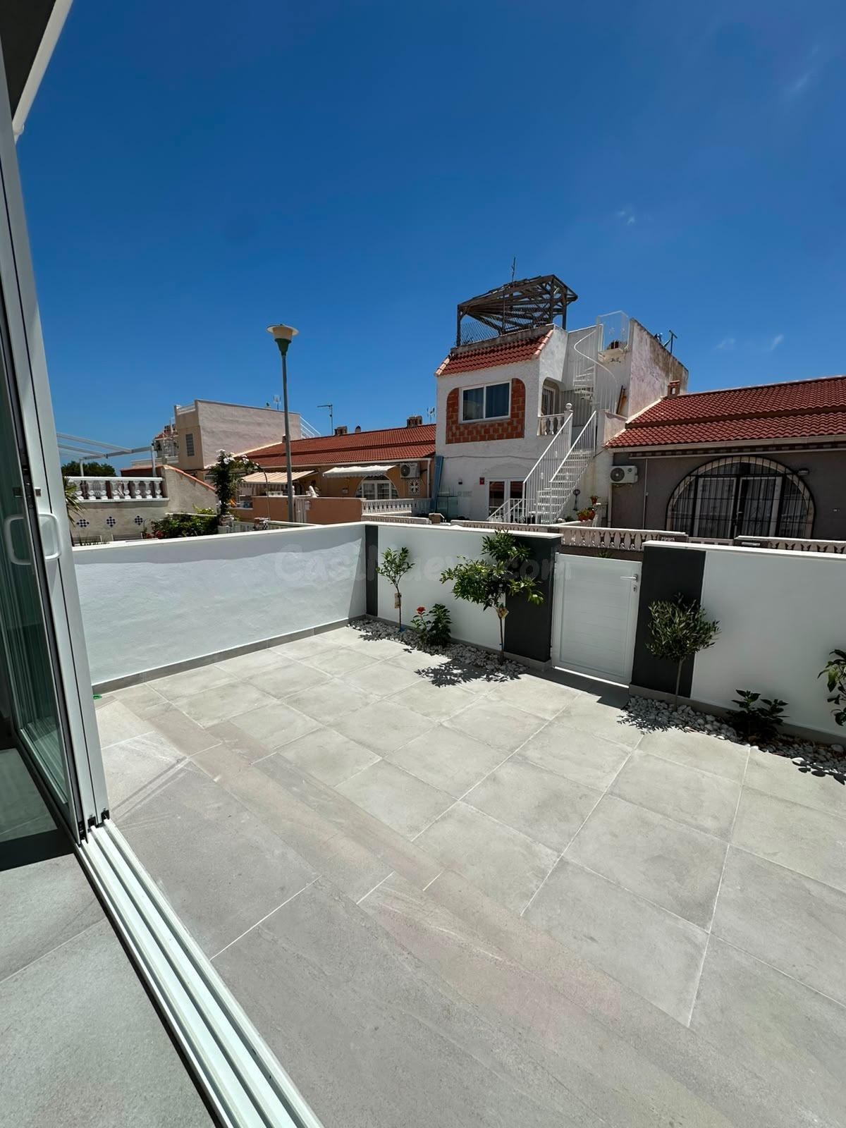 FANTASTICO BUNGALOW TOTALMENTE REFORMADO, IDEAL PARA PAREJAS