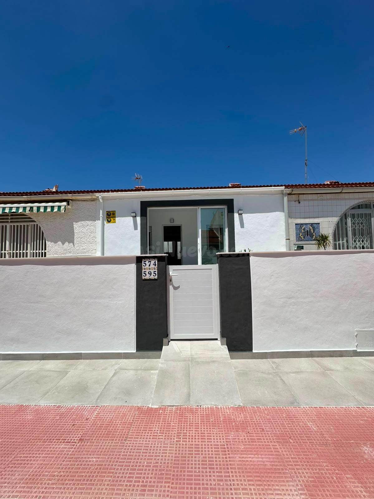 FANTASTICO BUNGALOW TOTALMENTE REFORMADO, IDEAL PARA PAREJAS - foto 4