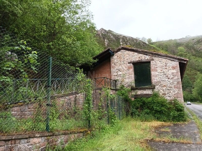 Local comercial 613m² en venta - Picos de europa - foto 2