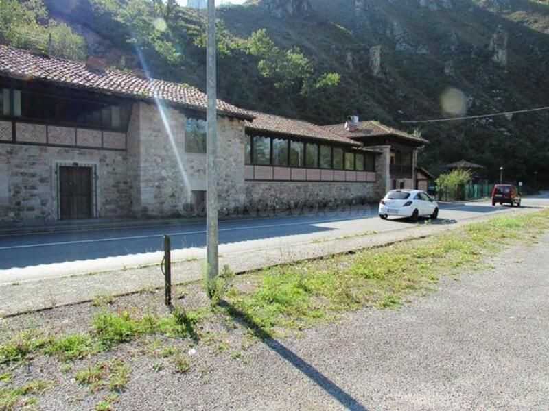 Local comercial 613m² en venta - Picos de europa - foto 3
