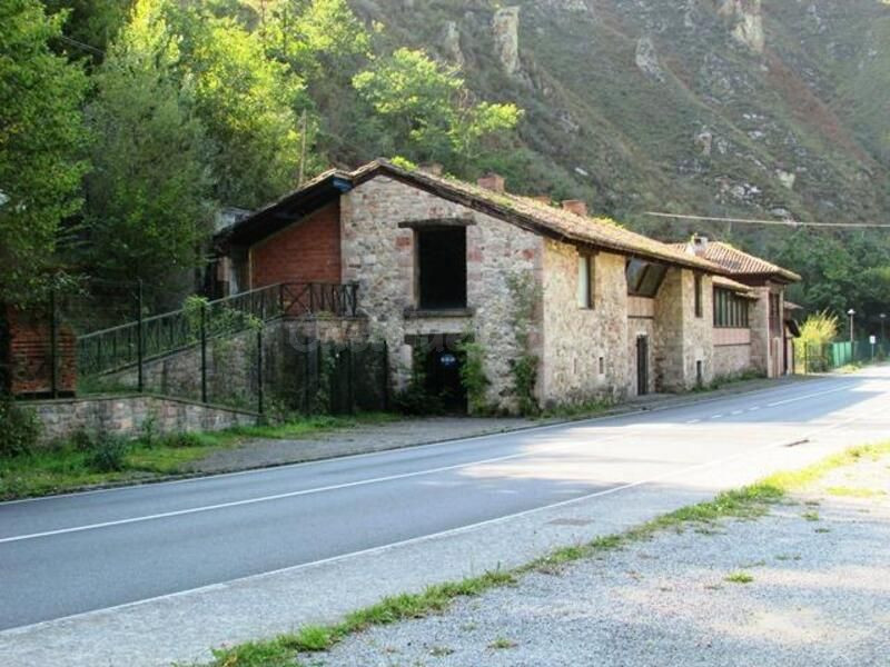 Local comercial 613m² en venta - Picos de europa - foto 4