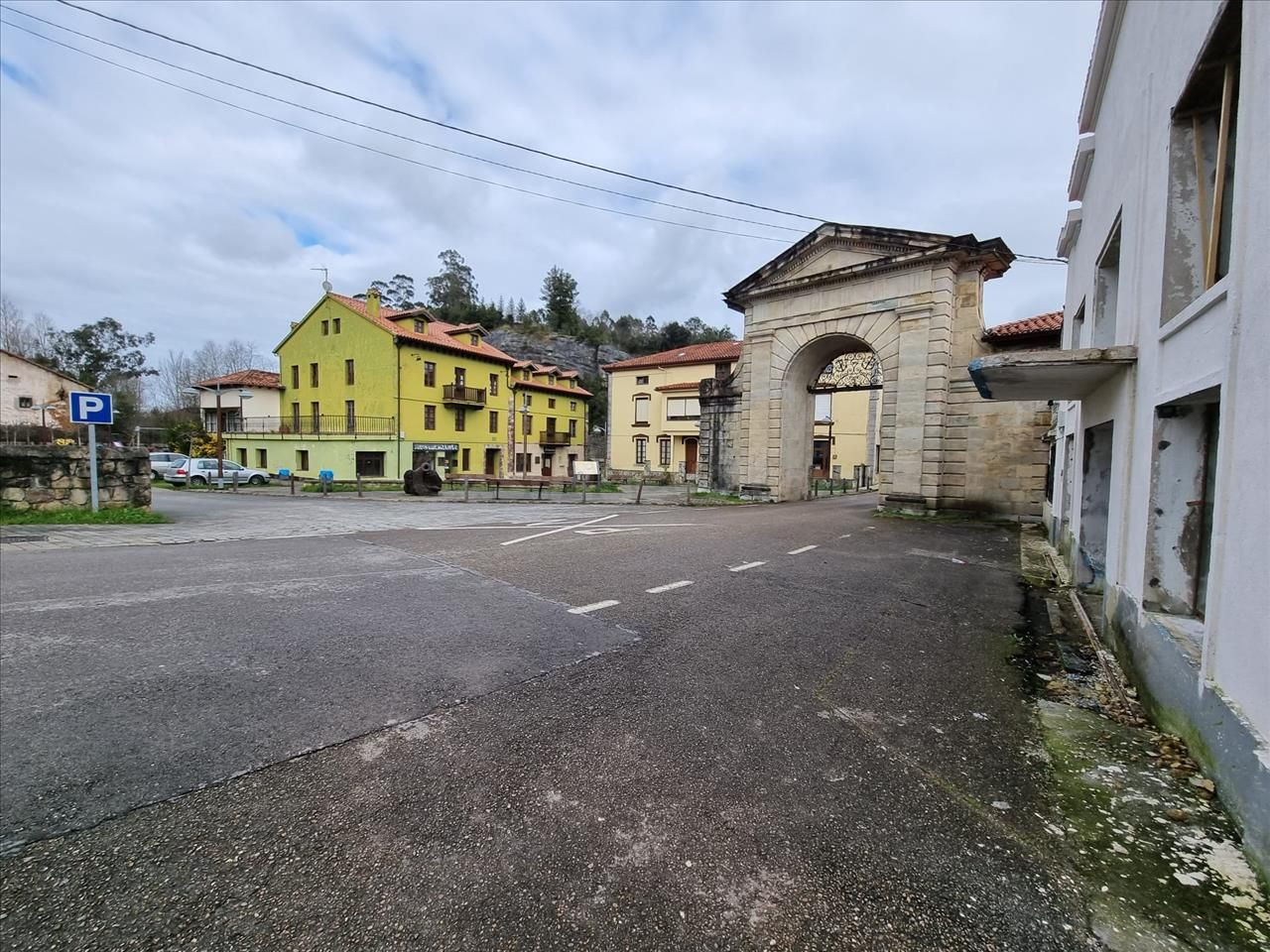 Local comercial 92m² en venta - La cavada