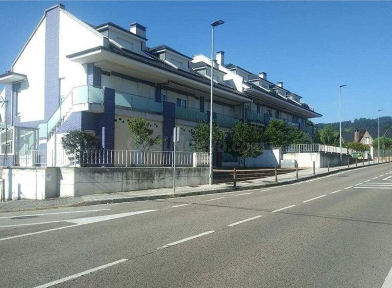 Local comercial 197m² en venta - Mortera
