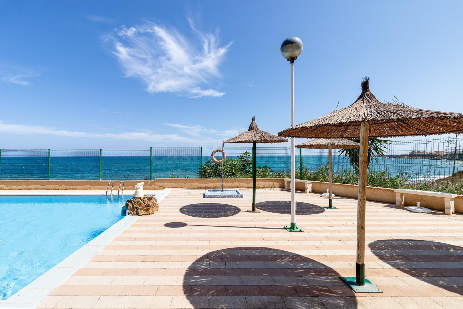 MAGNÍFICO APARTAMENTO A UNOS PASOS DEL MAR CON PISCINA COMUN - foto 3