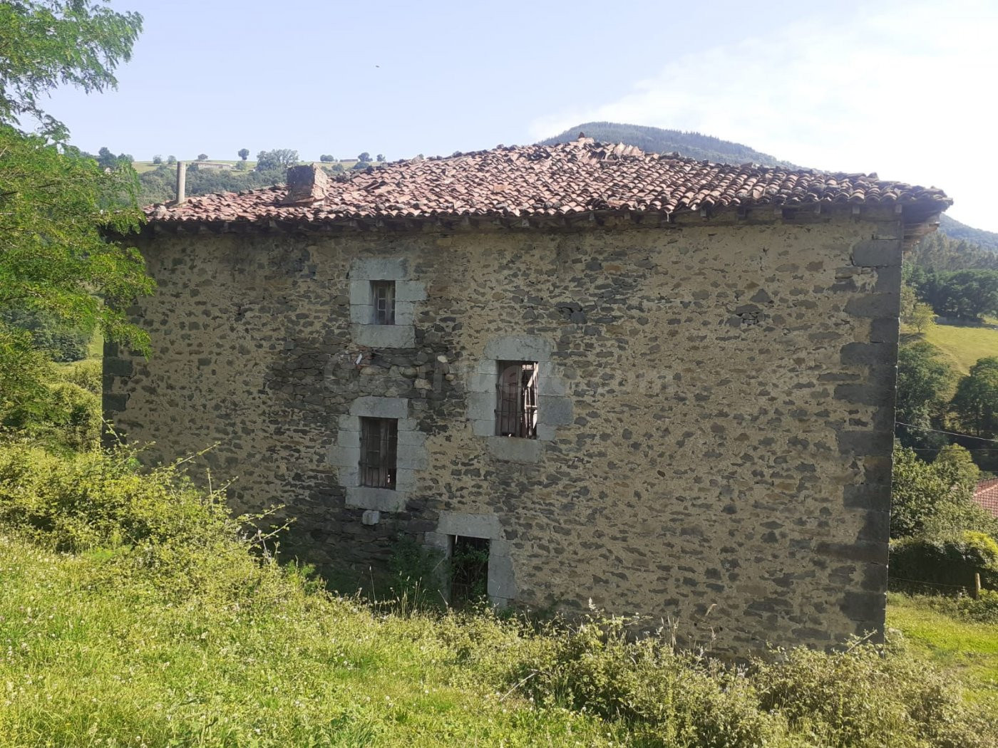 SE VENDE CASA EN REGULES SOBA - foto 2
