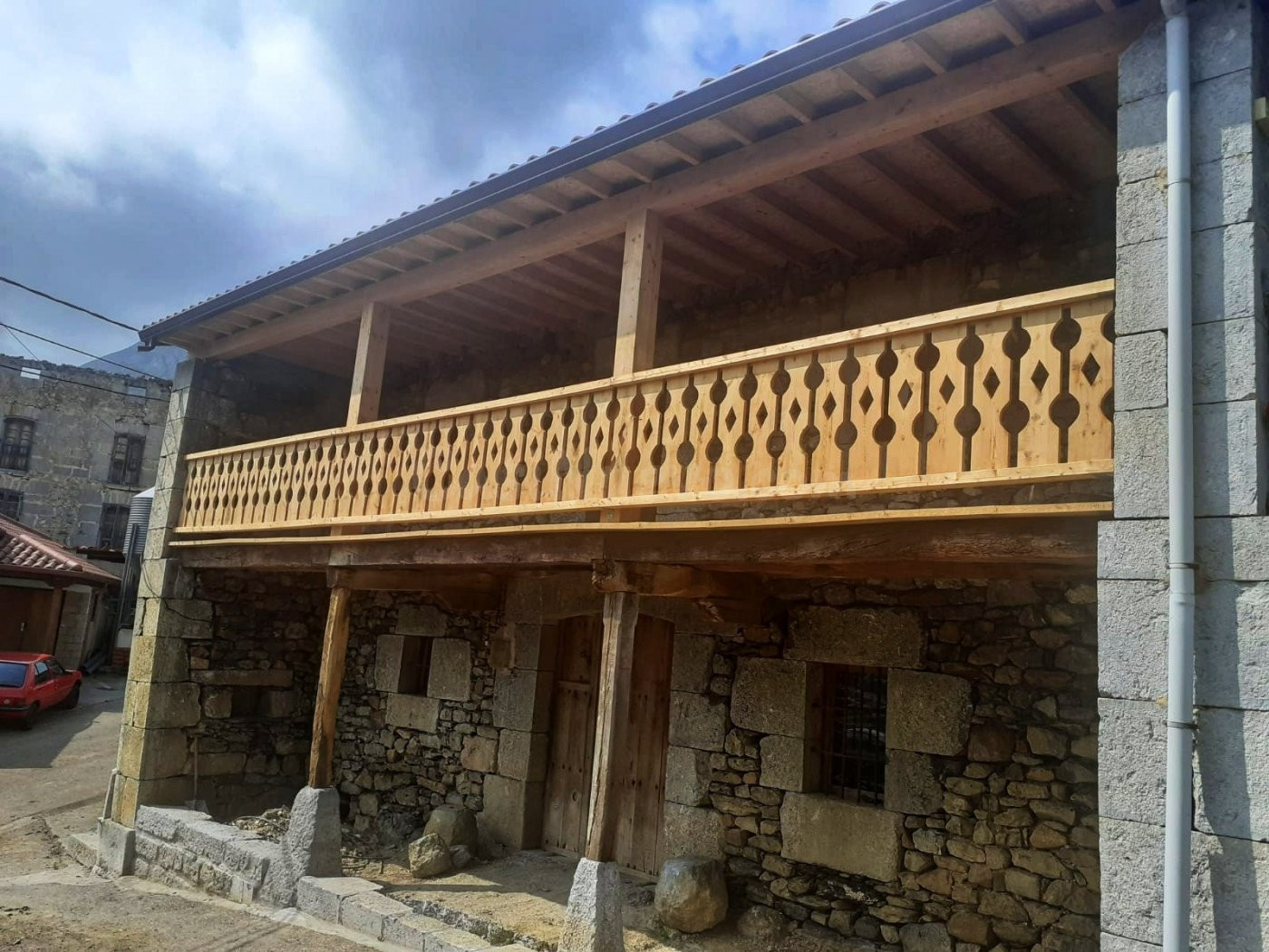 CASA CON TERRENO EN SAN PEDRO SOBA