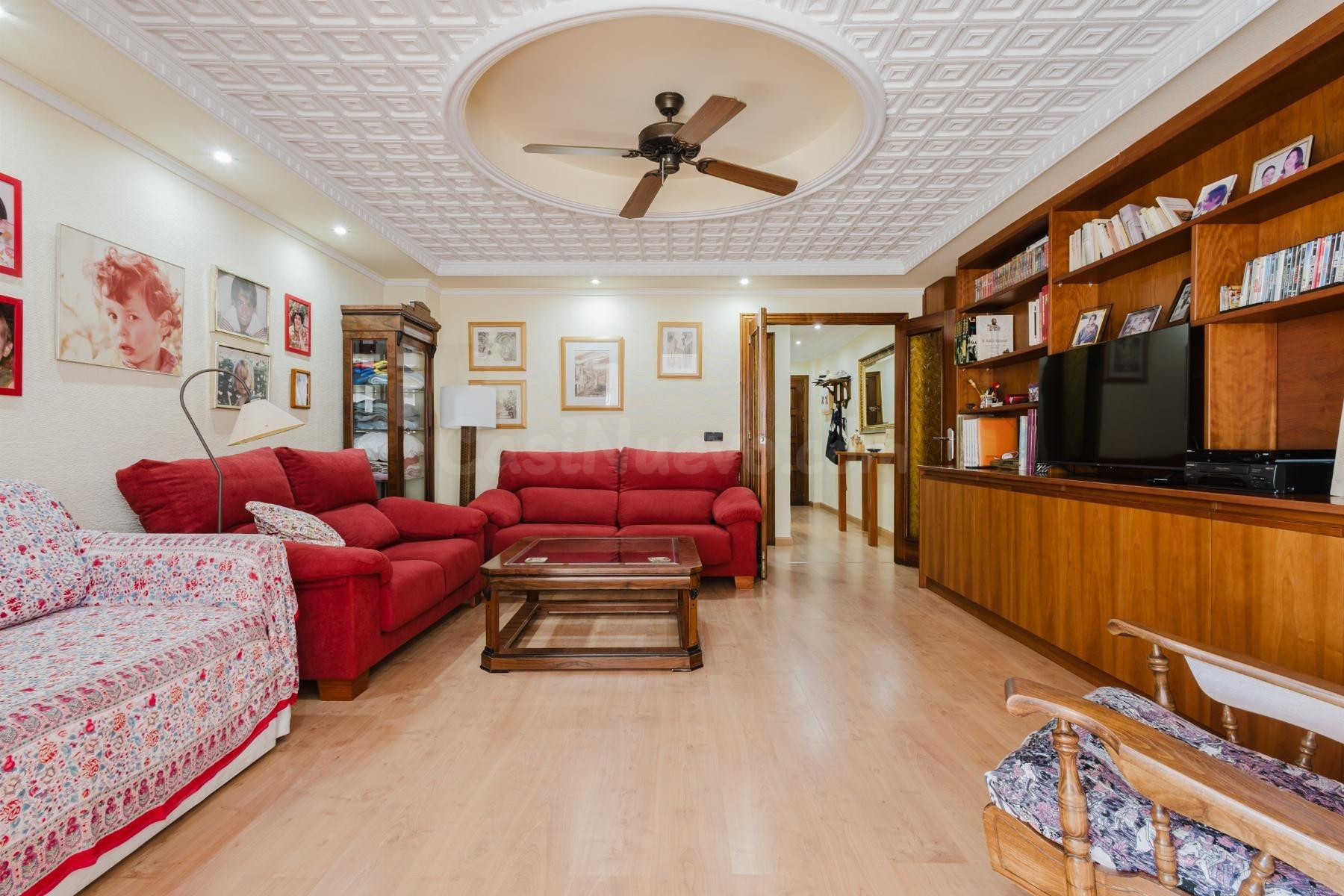 ESPECTACULAR APARTAMENTO CON VISTAS AL MAR Y PISCINA COMUNIT - foto 4