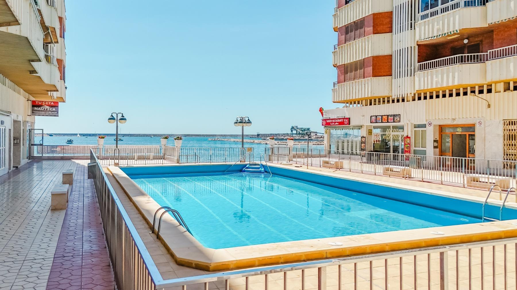 ESPECTACULAR APARTAMENTO CON VISTAS AL MAR Y PISCINA COMUNIT - foto 5