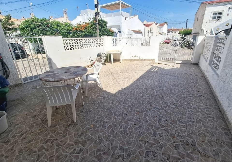 FANTASTICO BUNGALOW DE PLANTA BAJA CON GRAN TERRAZA, UN CHOL