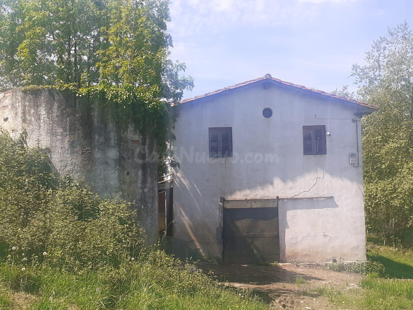 SE VENDE TERRENO CON EDIFICIO EN RAMALES D ELA VICTORIA (CAN