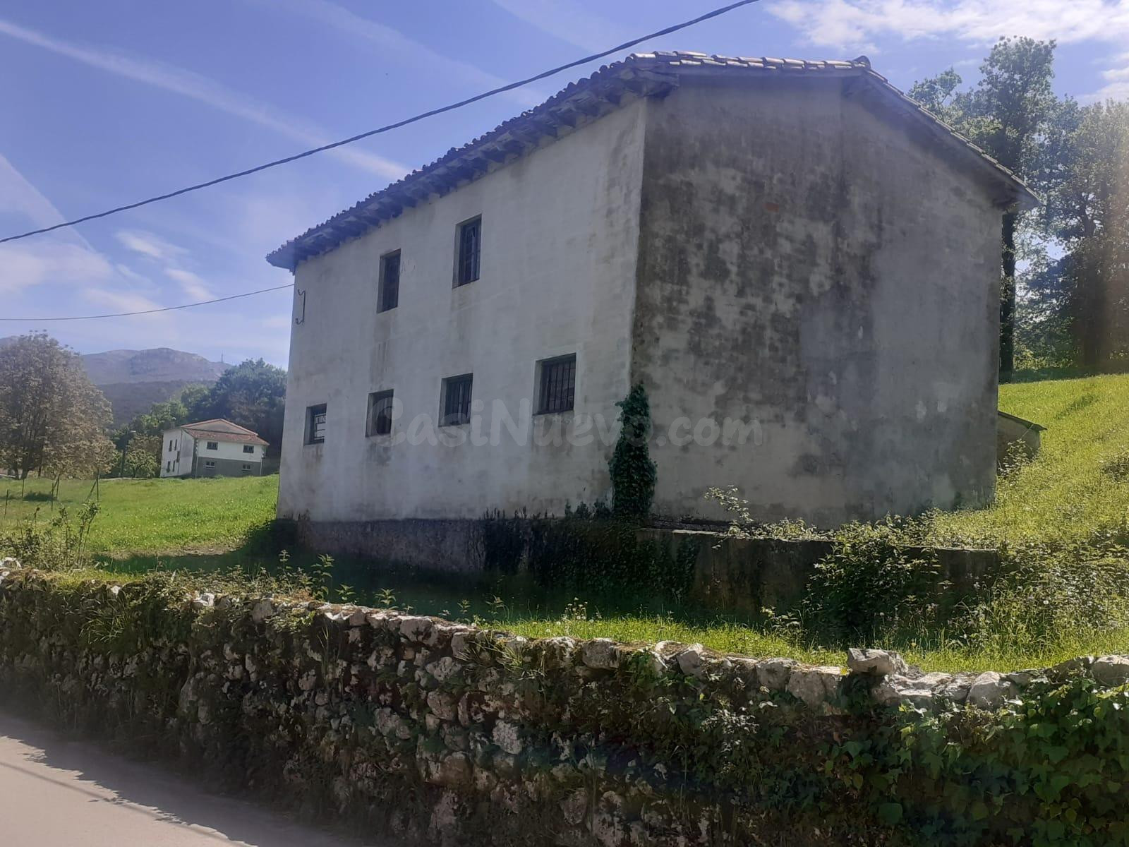 SE VENDE TERRENO CON EDIFICIO EN RAMALES D ELA VICTORIA (CAN - foto 2