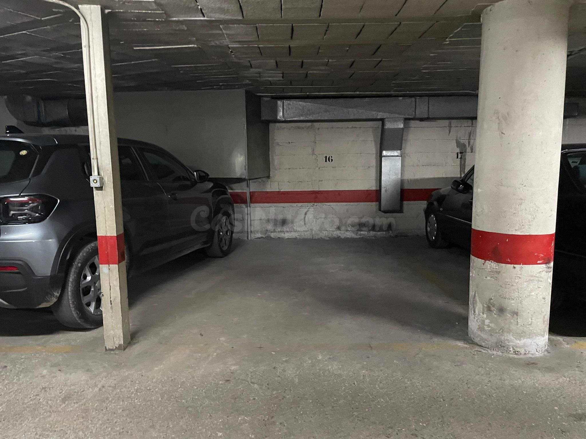 Plaza de garaje para MOTO en zona Sagasta - foto 4