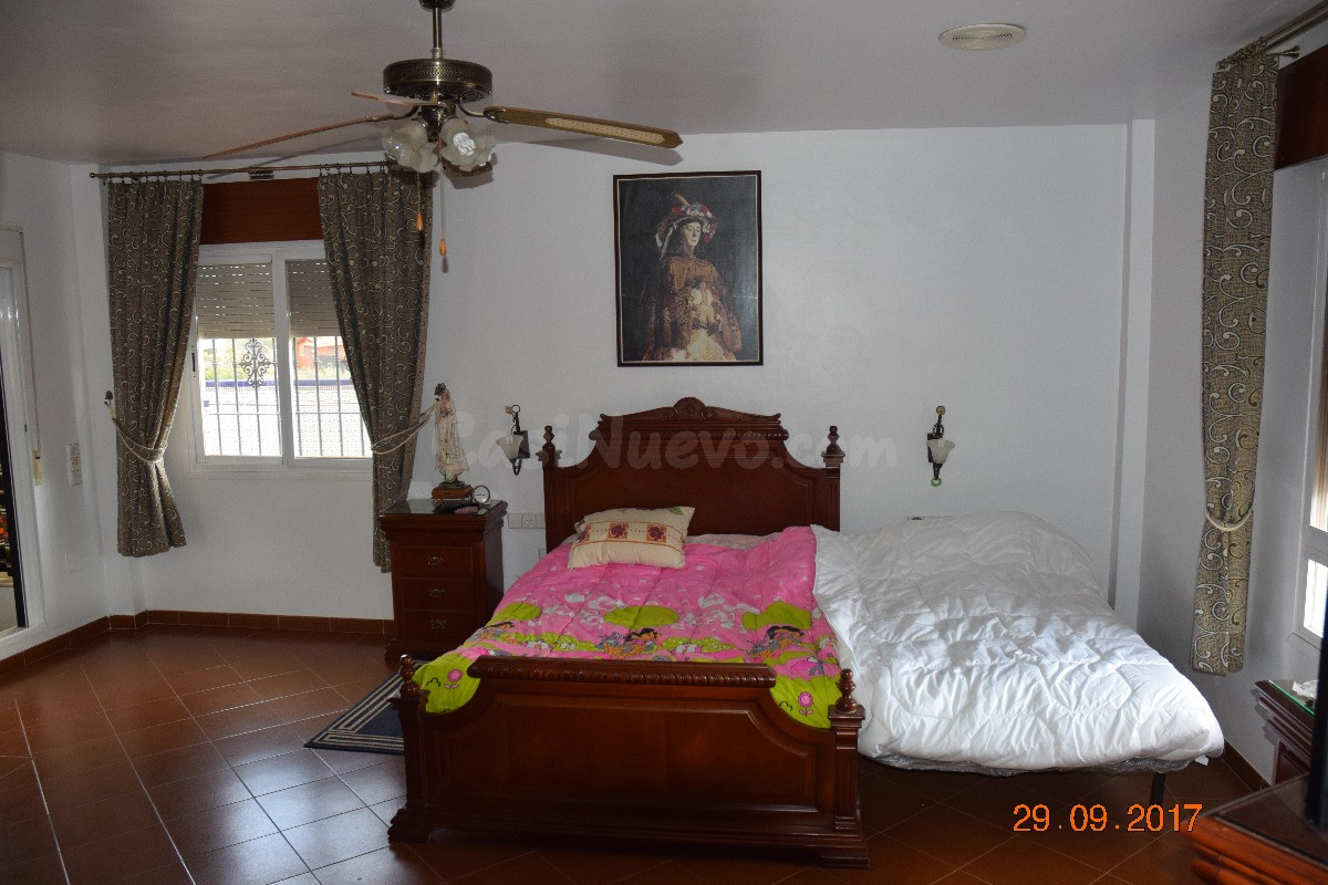 MAGNIFICO CASA DE CAMPO CON TERRENO EN ZONA INMEJORABLE EN B - foto 2
