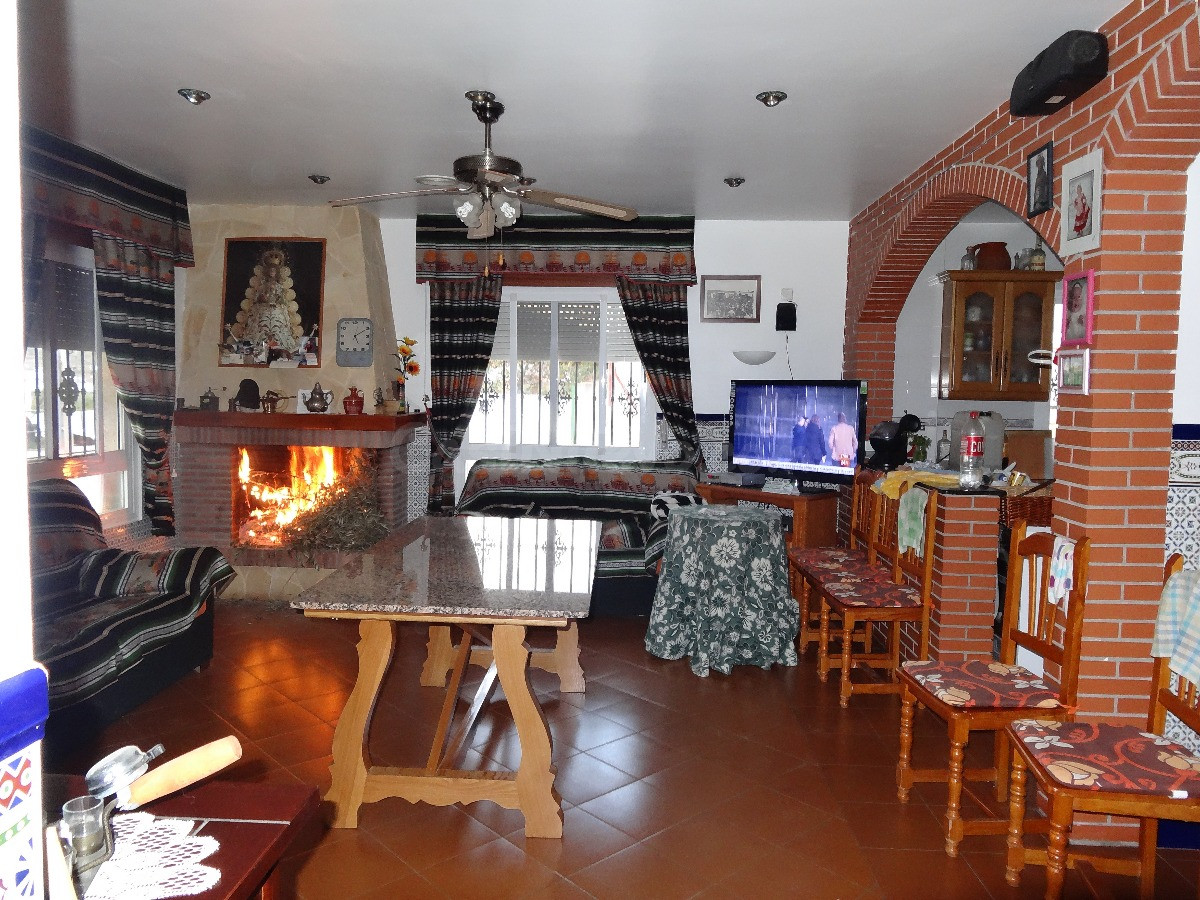 MAGNIFICO CASA DE CAMPO CON TERRENO EN ZONA INMEJORABLE EN B - foto 4