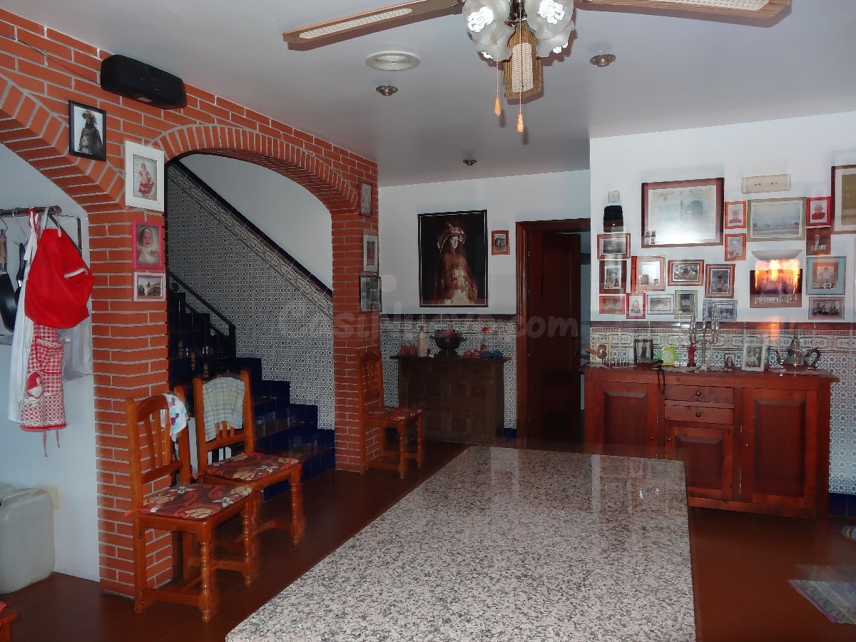 MAGNIFICO CASA DE CAMPO CON TERRENO EN ZONA INMEJORABLE EN B - foto 5