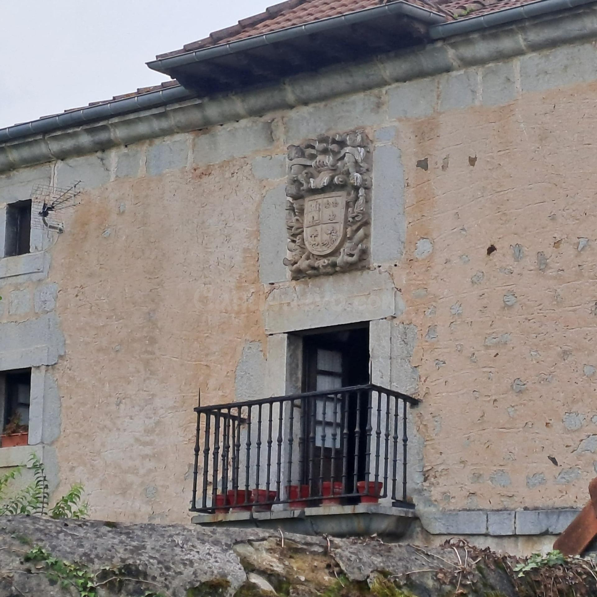 CASA DE PIEDRA CON TERRENO URBANO EN RIVA DE RUESGA - foto 4