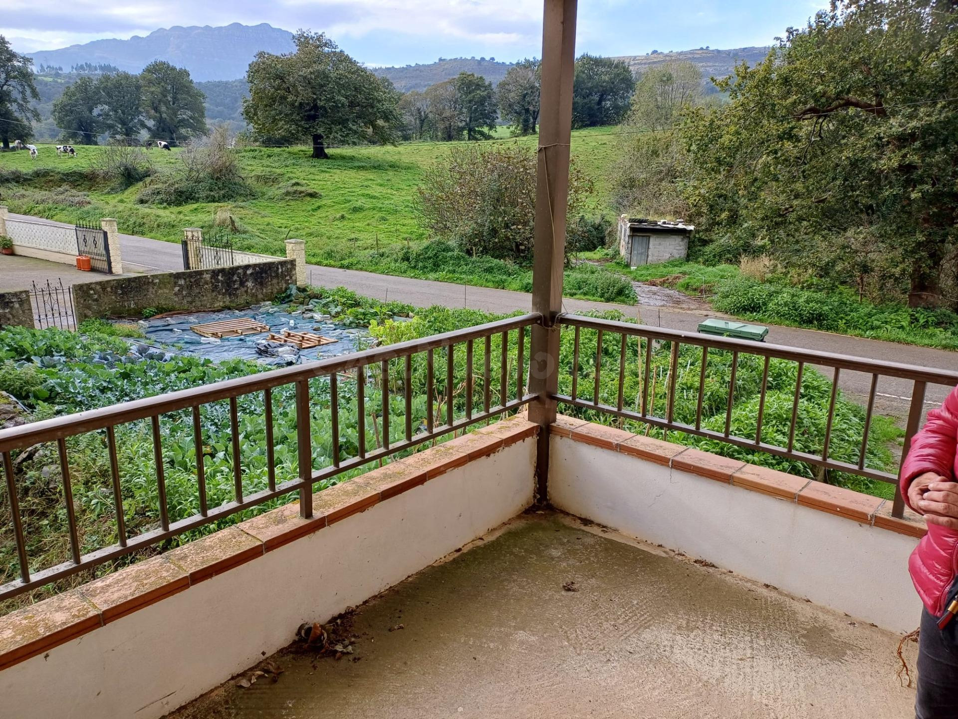 CASA PAREADA CON TERRENO EN MATIENZO (CANTABRIA) - foto 4