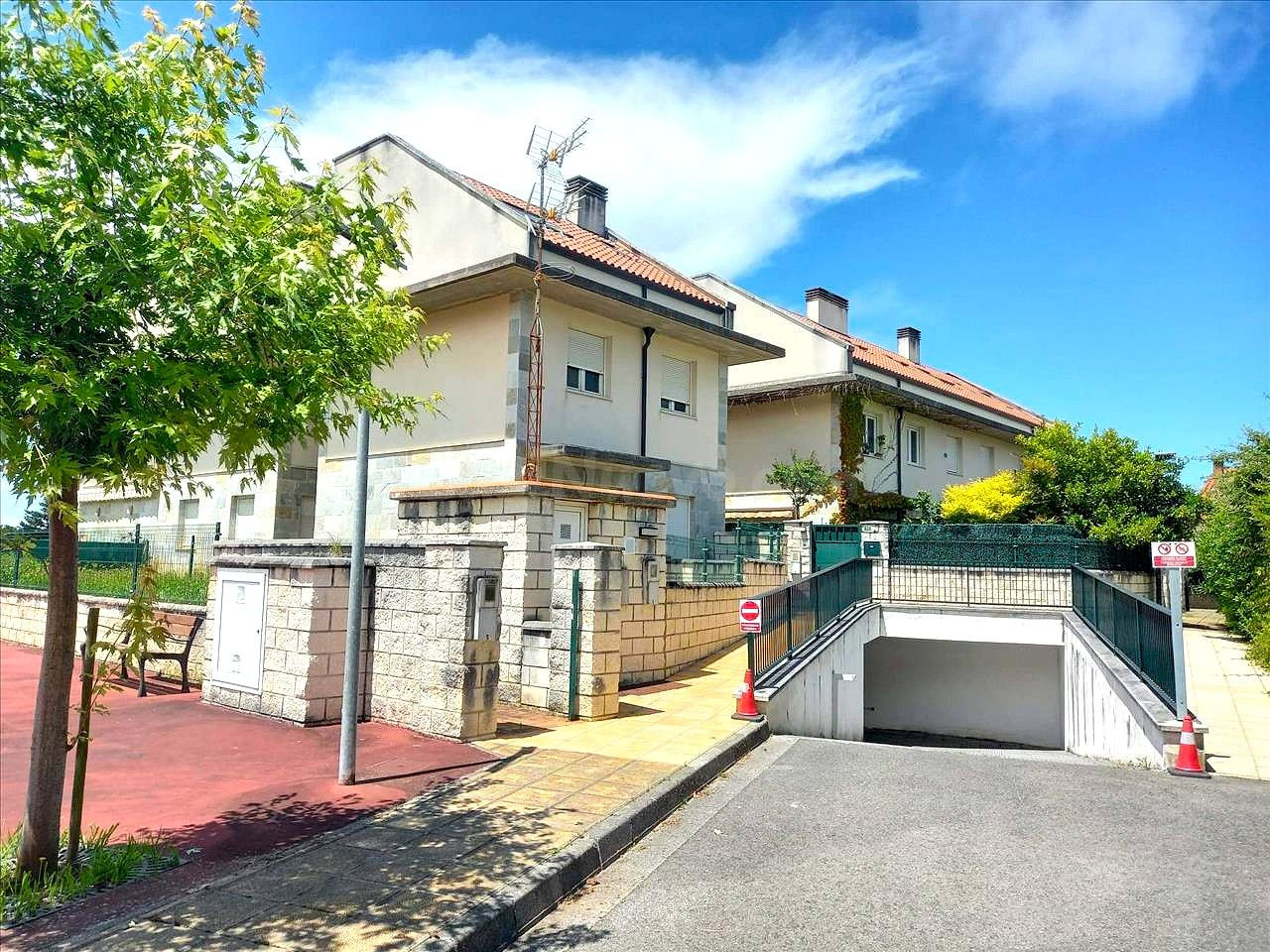Chalets adosados de 3 dormitorios en Oreña