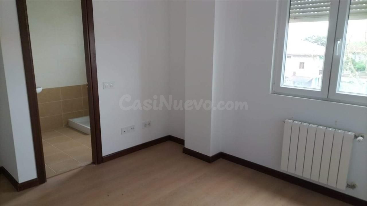 Adosado de 3 Dormitorios e  Oreña - foto 5