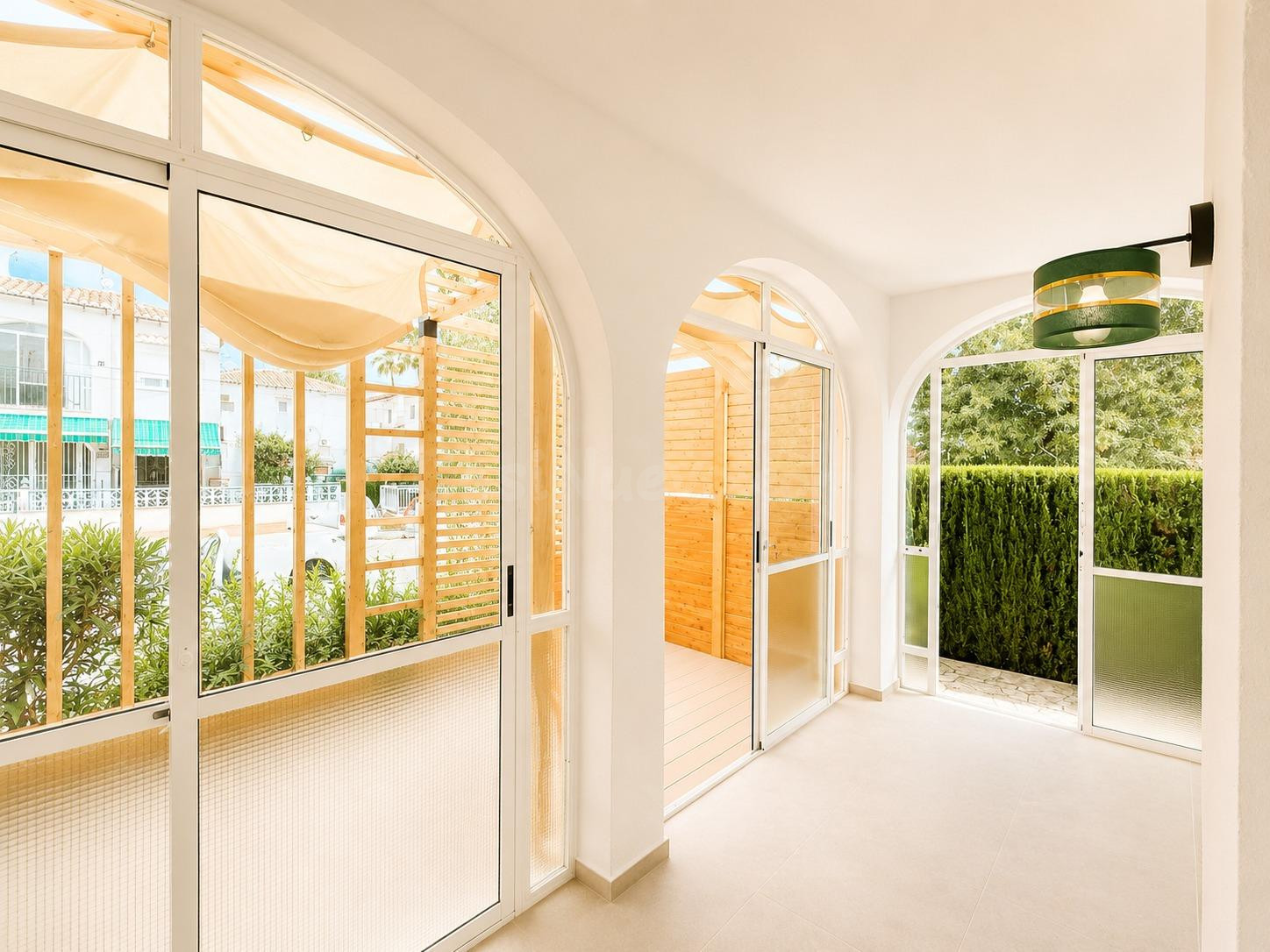 MAGNIFICO BUNGALOW EN PLANTA BAJA TOTALMENTE REFORMADO Y CON - foto 3