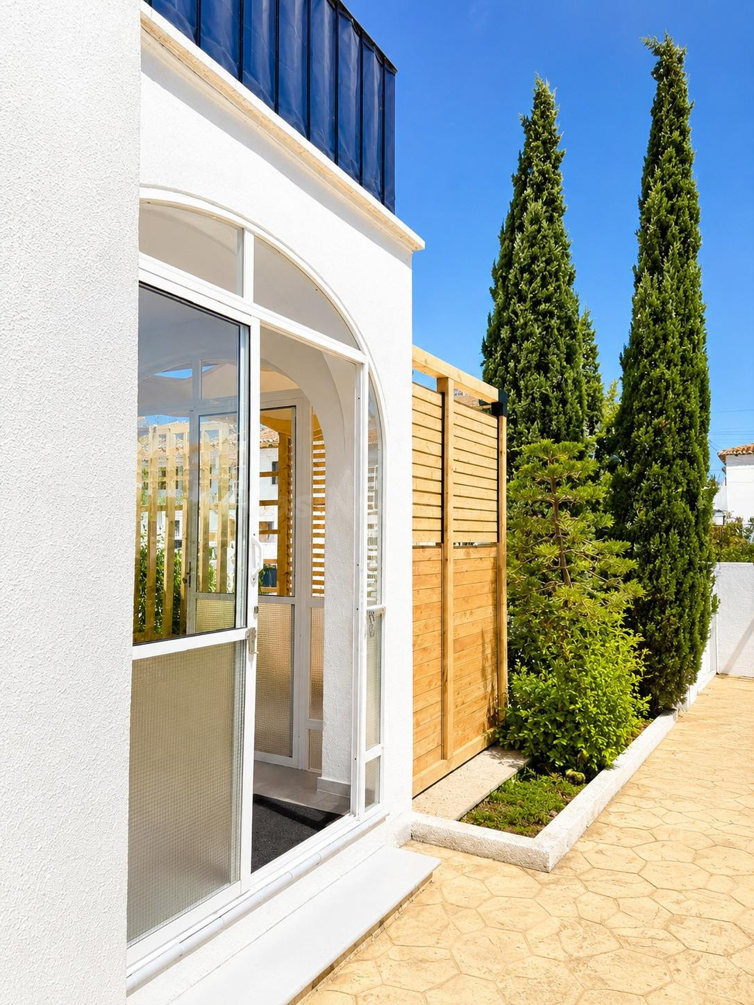 MAGNIFICO BUNGALOW EN PLANTA BAJA TOTALMENTE REFORMADO Y CON - foto 4