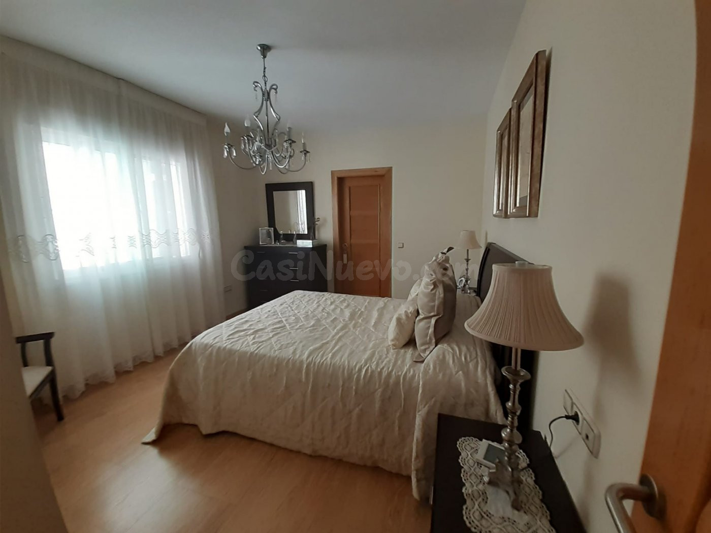 MAGNIFICO PISO CENTRICO SEMINUEVO EN VENTA - foto 2