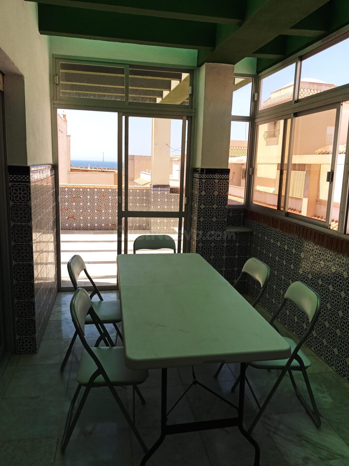 BONITO ATICO CENTRICO A LA VENTA EN ADRA