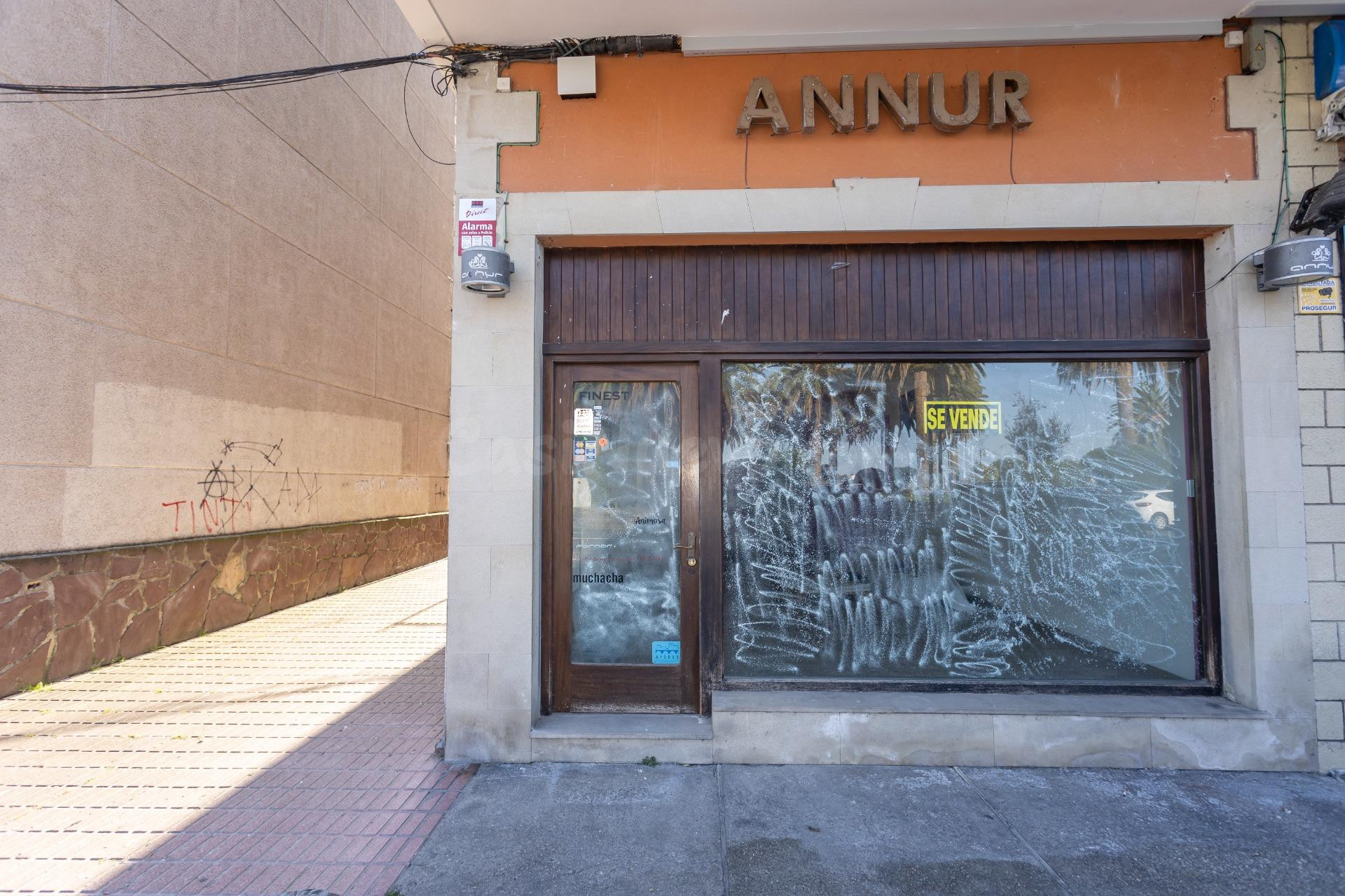 LOCAL CENTRO DE SAN VICENTE DE LA BARQUERA