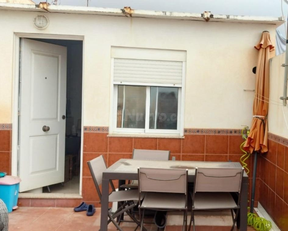 BONITA CASA SEMICENTRICA