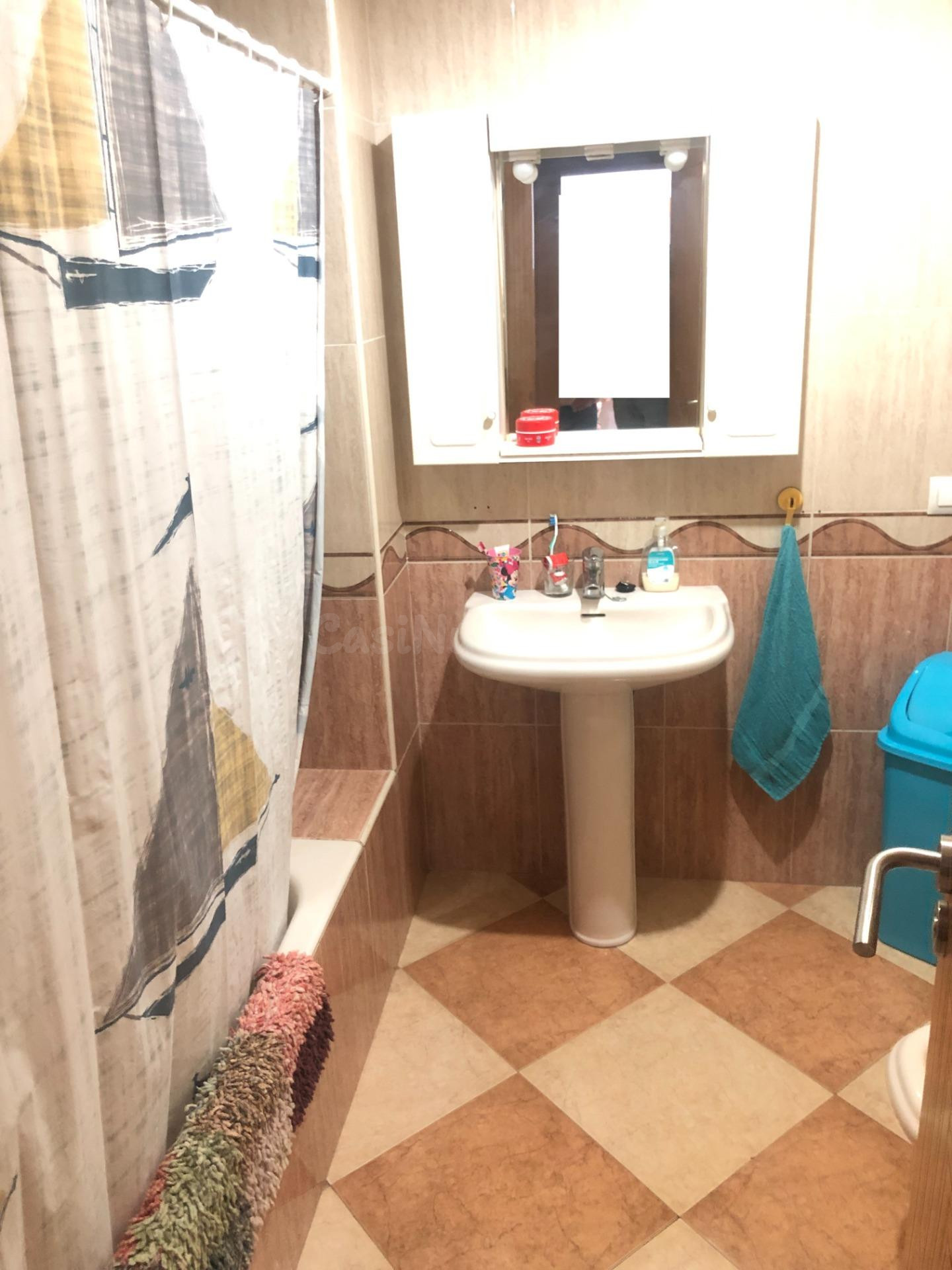 BONITO PISO SEMINUEVO Y CÉNTRICO EN VENTA EN ADRA - foto 5