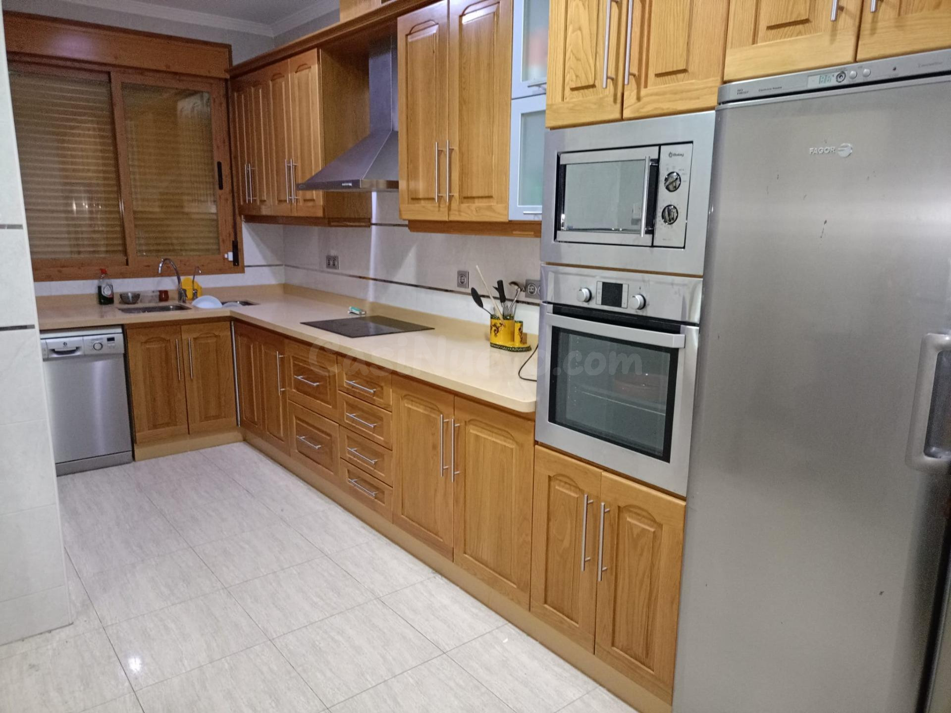 GRAN VIVIENDA EN PLANTA BAJA CON GARAJE Y BODEGA EN VENTA EN ADRA